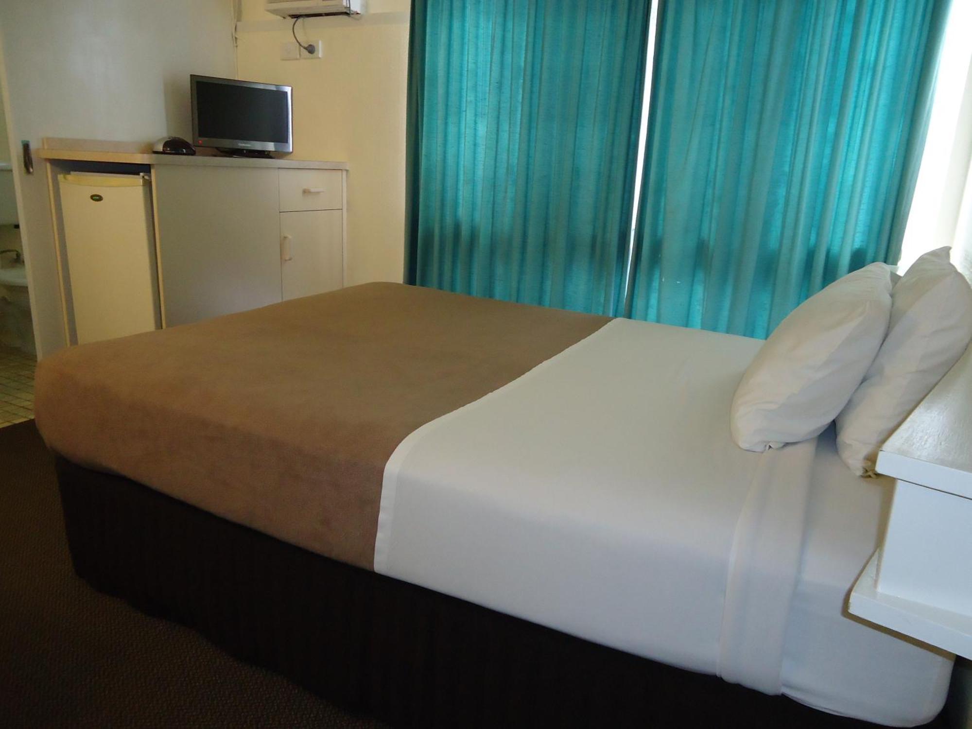 Moondarra Motel Innisfail Exterior photo